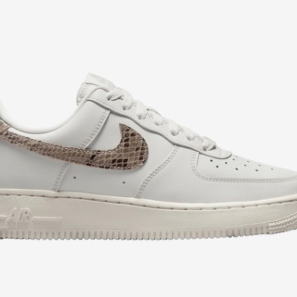 NWOT Nike Air Force 1 '07 Women's Sneakers Size 8.5